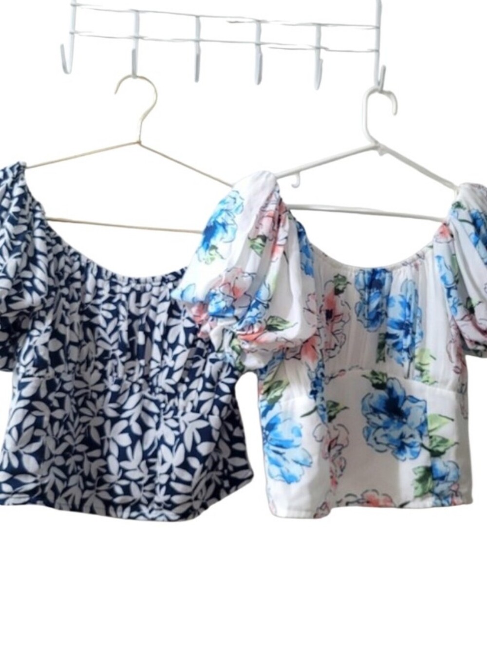 Abercrombie & Fitch Lot of 2 Puff Sleeve Short Crop Tops